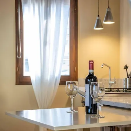 Verdi With Terrace Appartement *